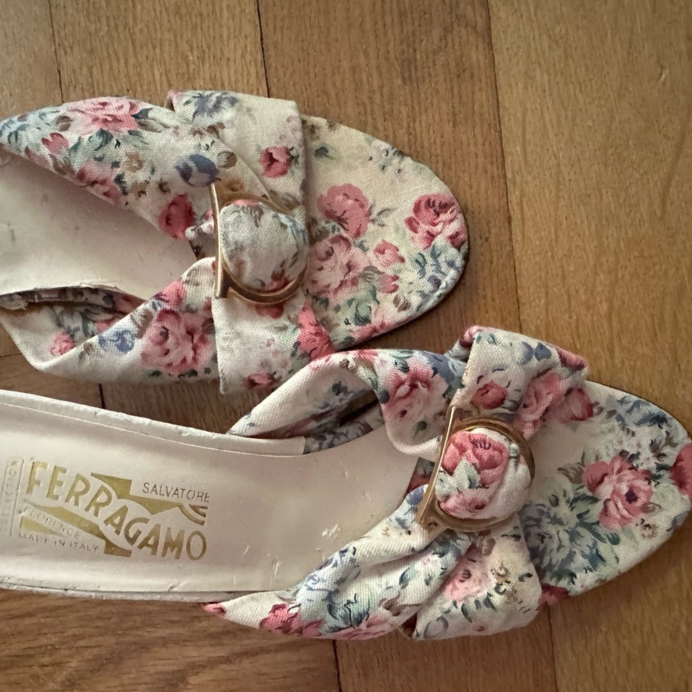FLAWED Salvatore Ferragamo Cream Pink Sandals Heels Floral